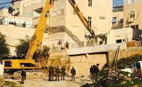 الاحتلال الاسرائيلي يهدم 30 منشأة تجارية شمال القدس