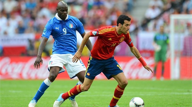 إيطاليا في غياب دي روسي وبالوتيلي أمام إسبانيا
