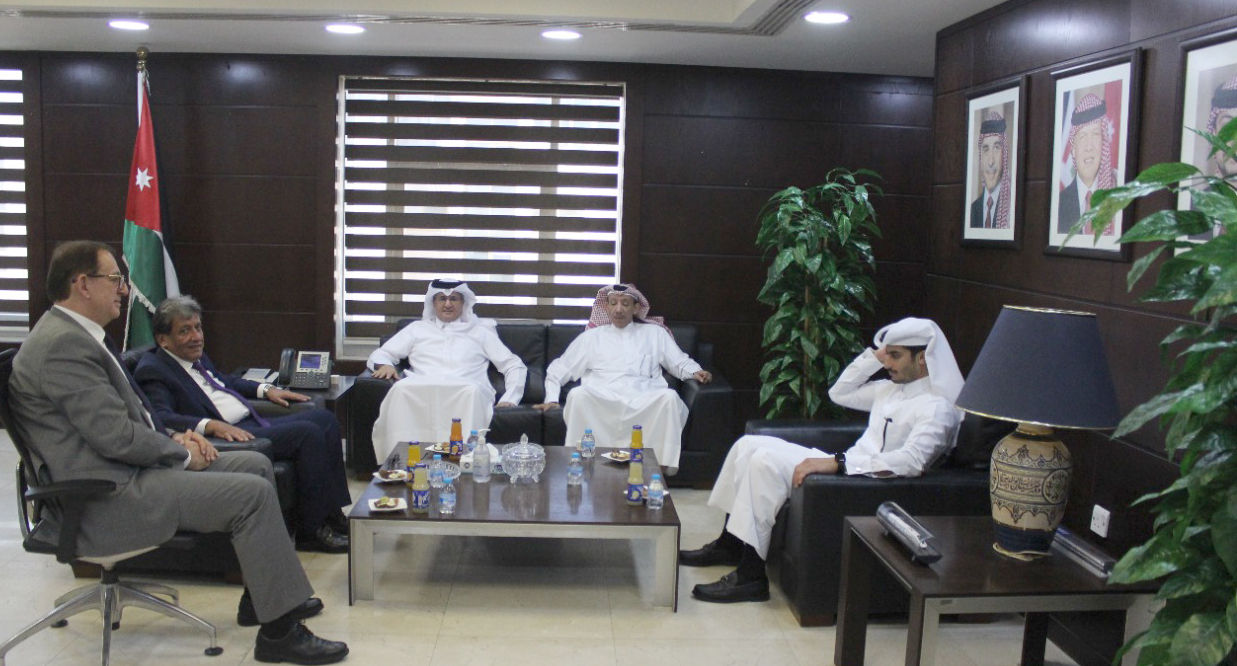 وزير النقل يلتقي رئيس الهيئة العامة للطيران المدني القطري