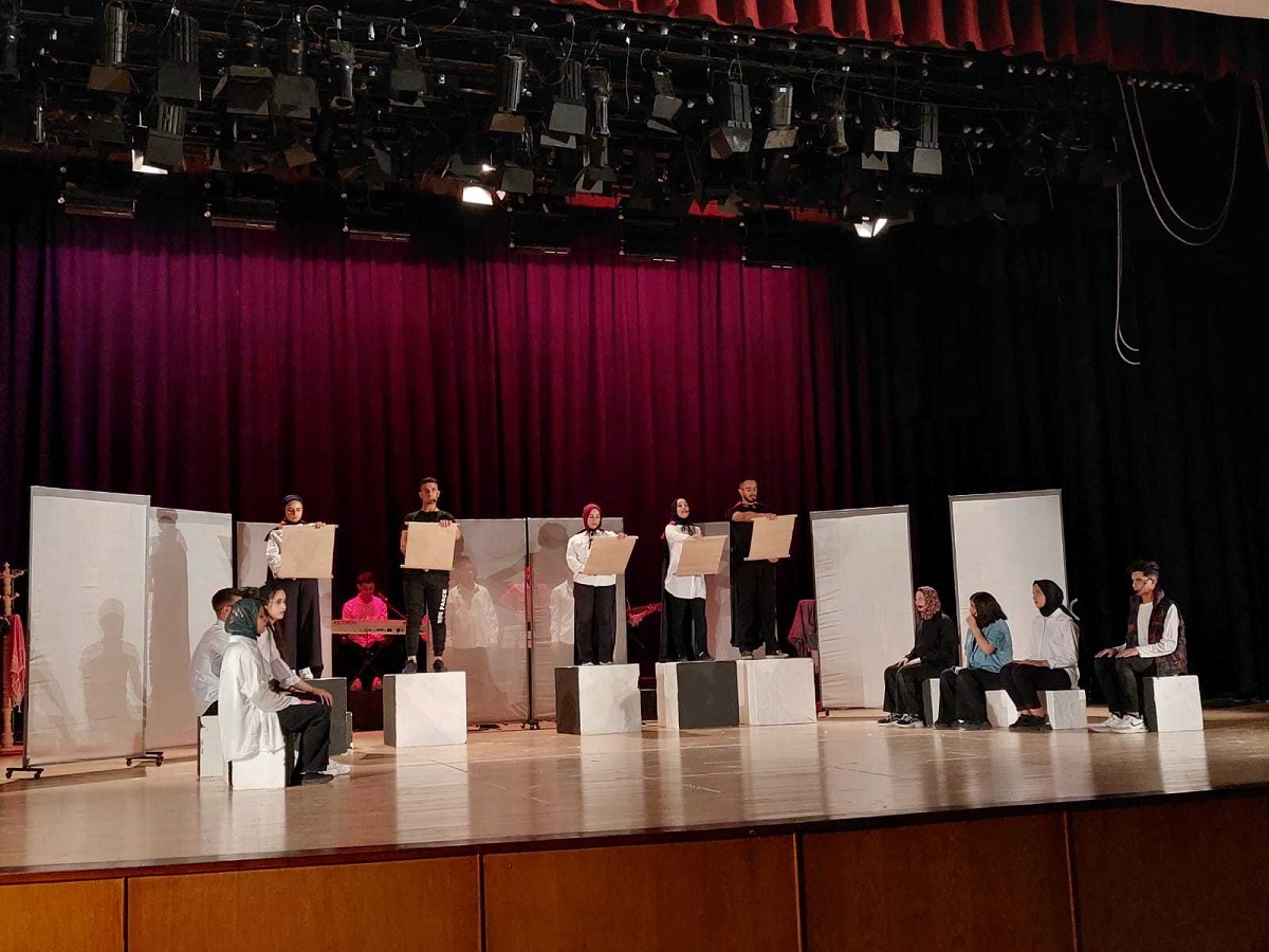 عرض مسرحية ضمن إحتفالات إربد العاصمة العربية للثقافة