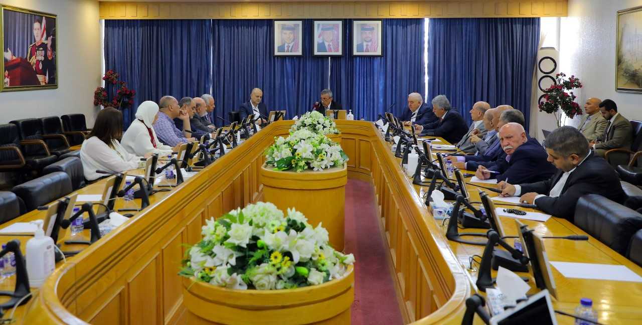 عمل الأعيان تبحث مع اتحاد النقابات أبرز مشاريع تعديل قوانين العمل والضمان
