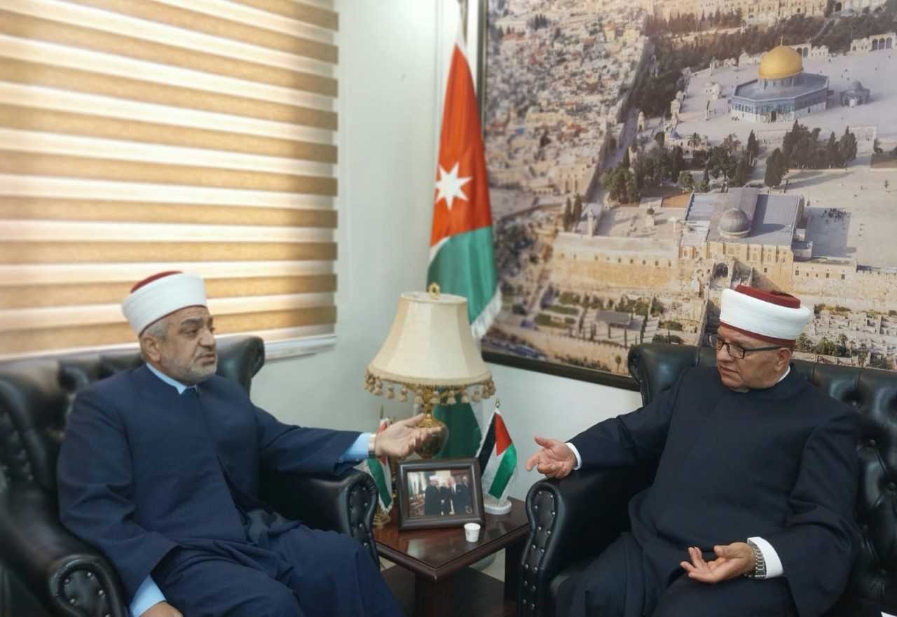 الخلايلة يؤكد أهمية التعاون وتبادل الخبرات مع الأوقاف الفلسطينية