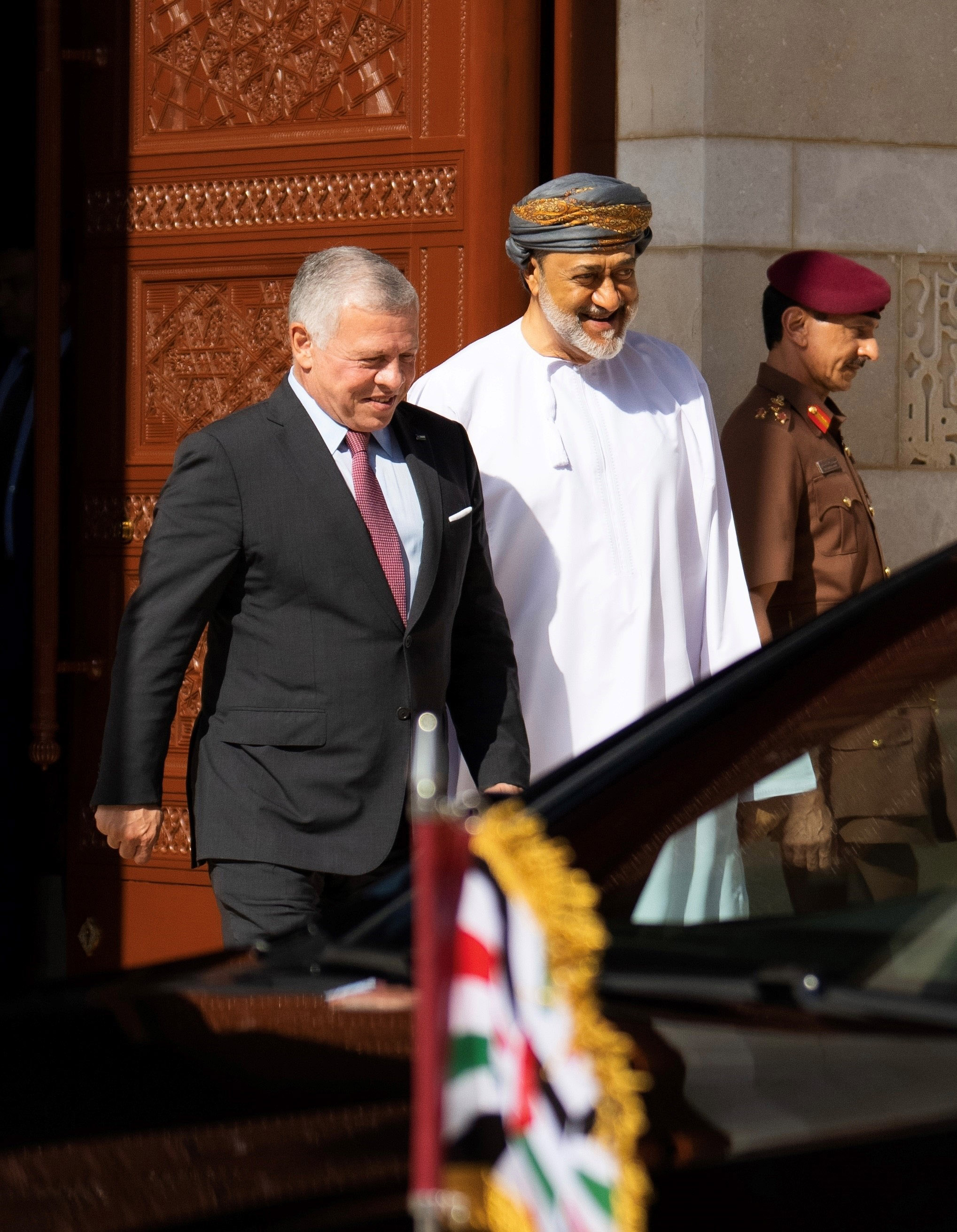 جلالة الملك يعرب عن تقديره لأخيه السلطان هيثم بن طارق وشعب عُمان الشقيق