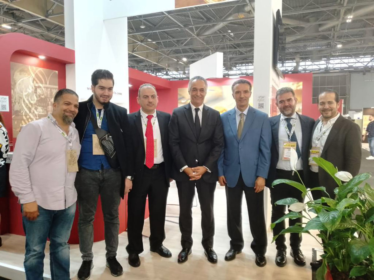 وزير السياحة يزور جناح الأردن المشارك بمعرض سيال باريس
