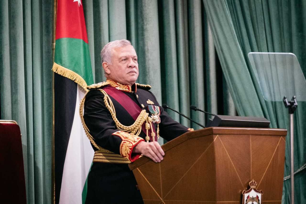 الملك يفتتح الدورة العادية الثانية لمجلس الأمة التاسع عشر ويلقي خطاب العرش السامي