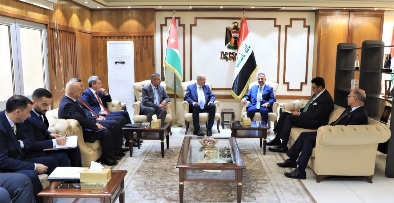 وزيرا الصناعة والتجارة والعمل والطاقة يبحثان ببغداد تعزيز التعاون الاقتصادي