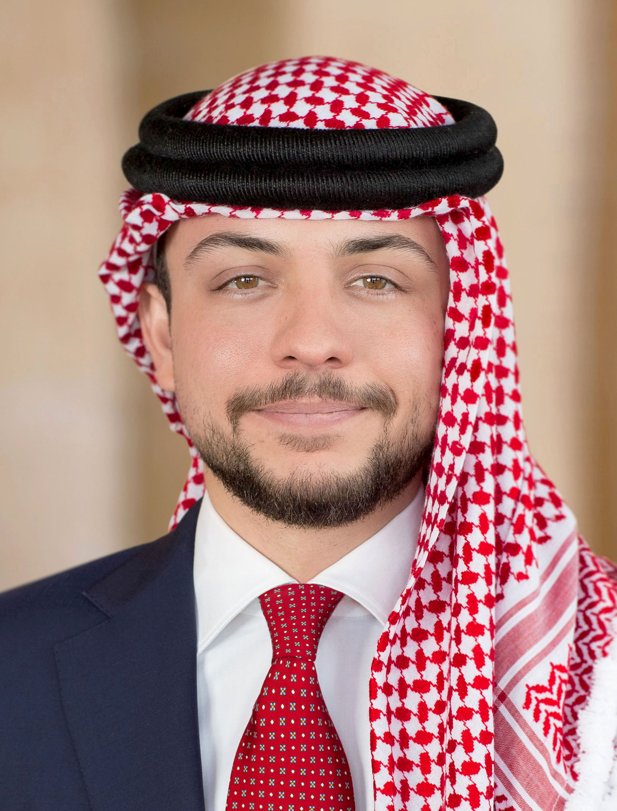 سمو ولي العهد يستقبل رئيس مجلس الوزراء العراقي لدى وصوله المملكة