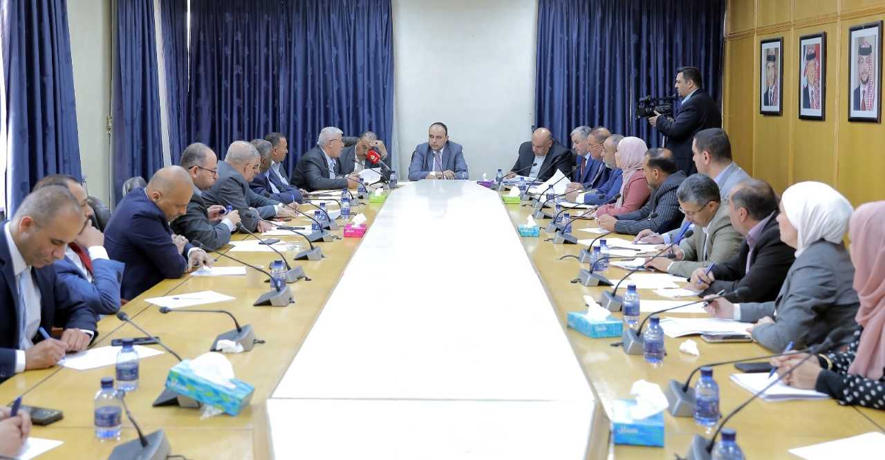 إدارية النواب توصي بتعزير الرقابة الداخلية في الدوائر الحكومية