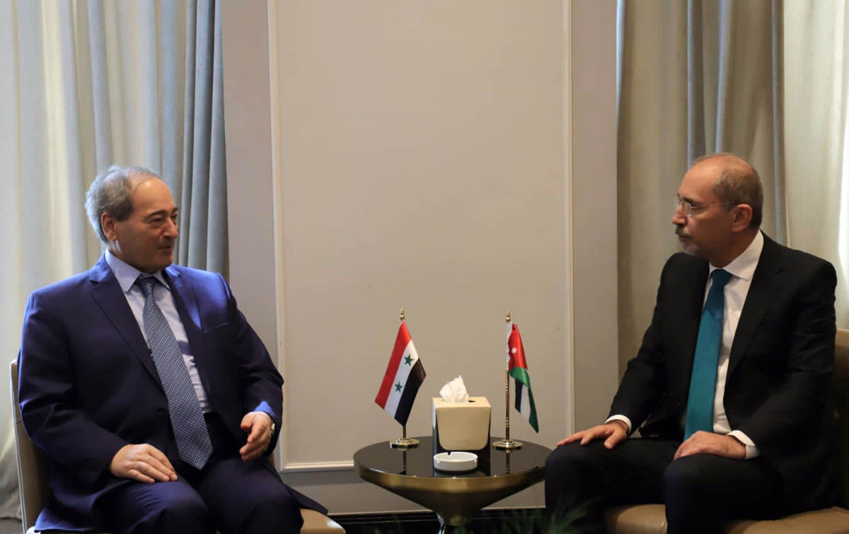 وزير الخارجية يلتقي نظيره السوري