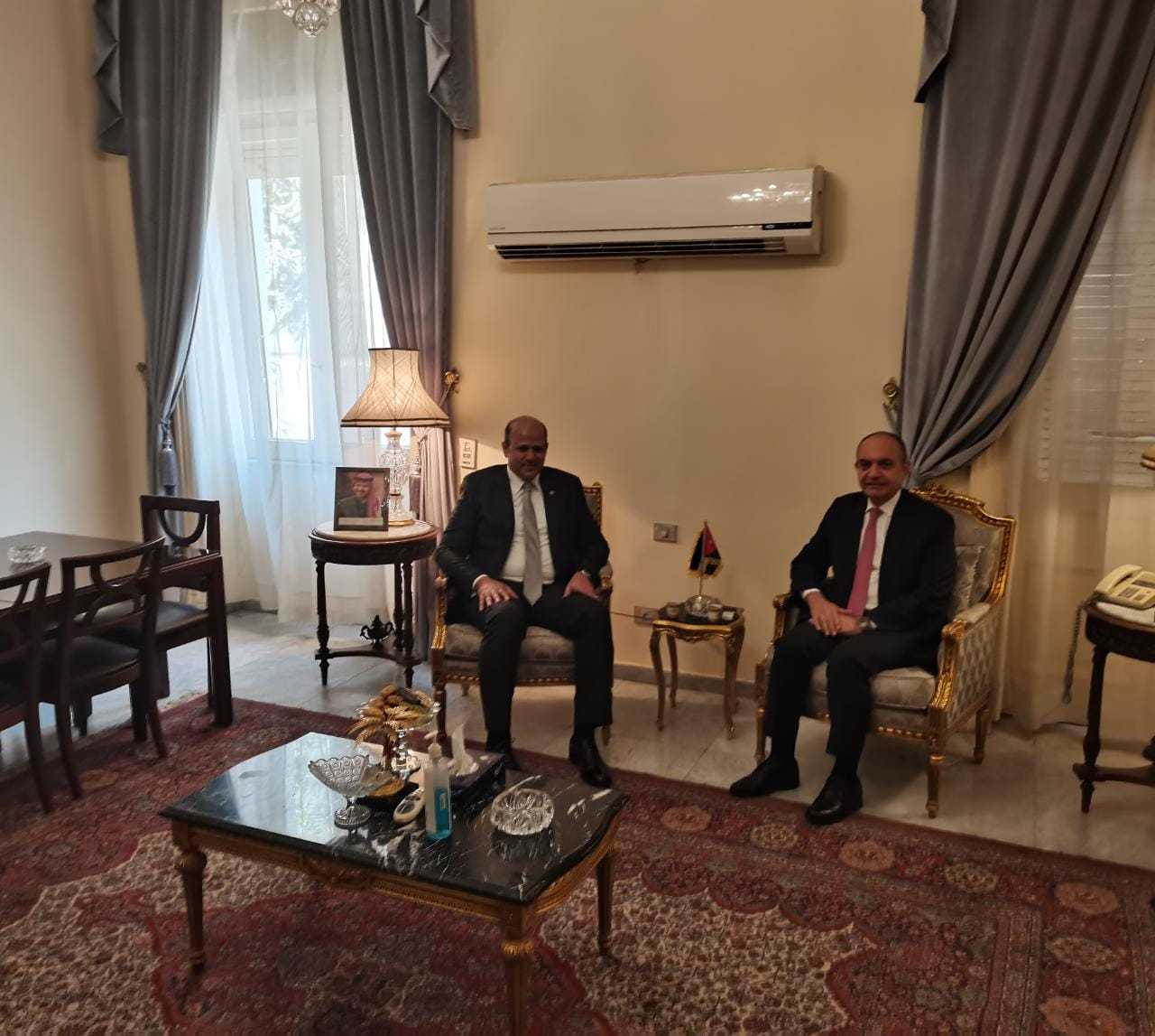 العضايلة يستقبل موفد الرئيس المصري للتهنئة بعيد الاستقلال