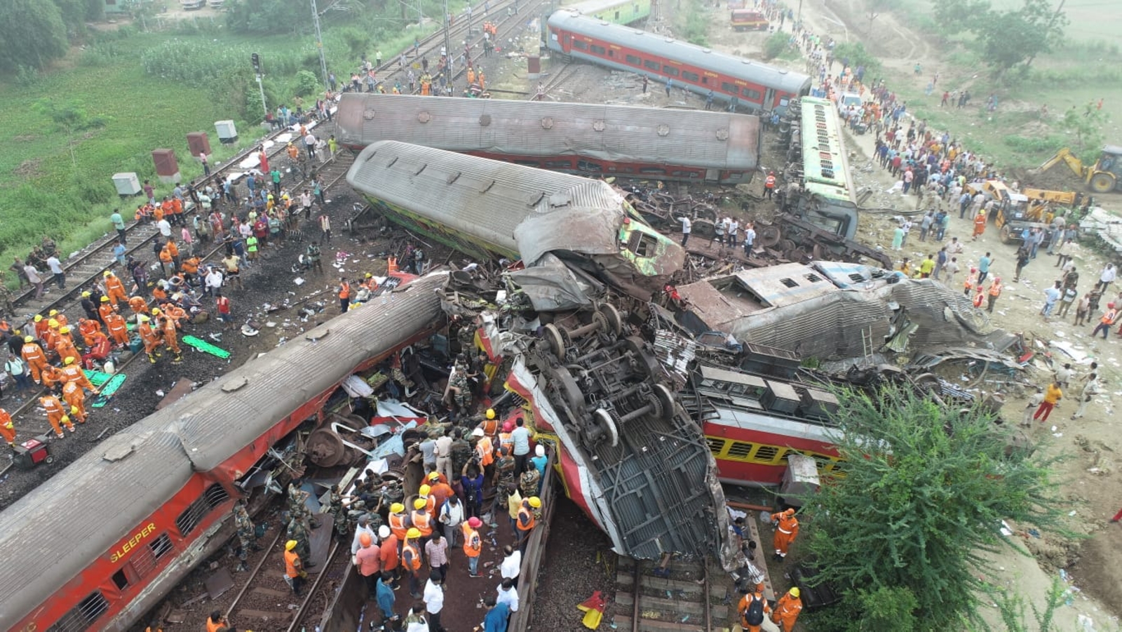 ارتفاع ضحايا حادث القطارات بالهند الى 288 قتيلا
