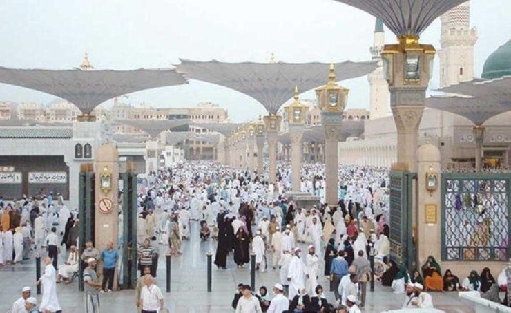 السعودية: وصول 585 ألف حاج إلى المدينة المنورة