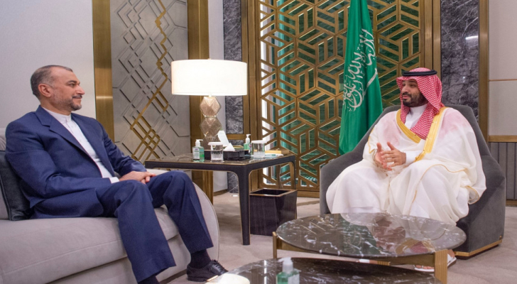 ولي العهد السعودي يلتقي وزير الخارجية الإيراني