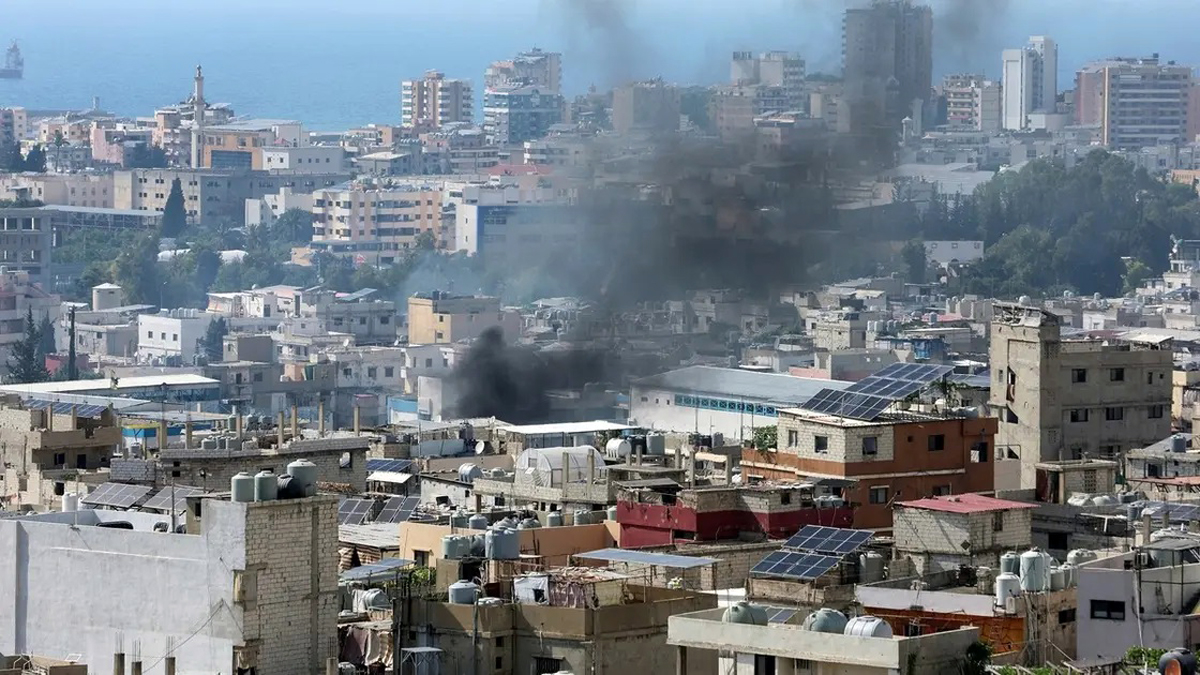 لبنان: تجدد الاشتباكات في مخيم عين الحلوة وحركة نزوح كثيفة