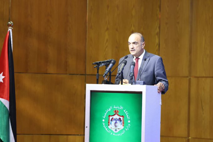 رئيس الوزراء يرعى الاحتفال بمناسبة يوم المعلِّم العالمي