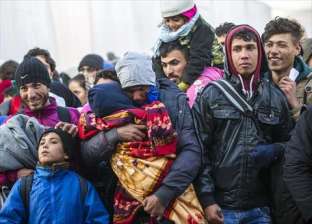 بالصور.. مئات المهاجرين فى اليونان يتظاهرون لفتح الحدود لدخول ألبانيا