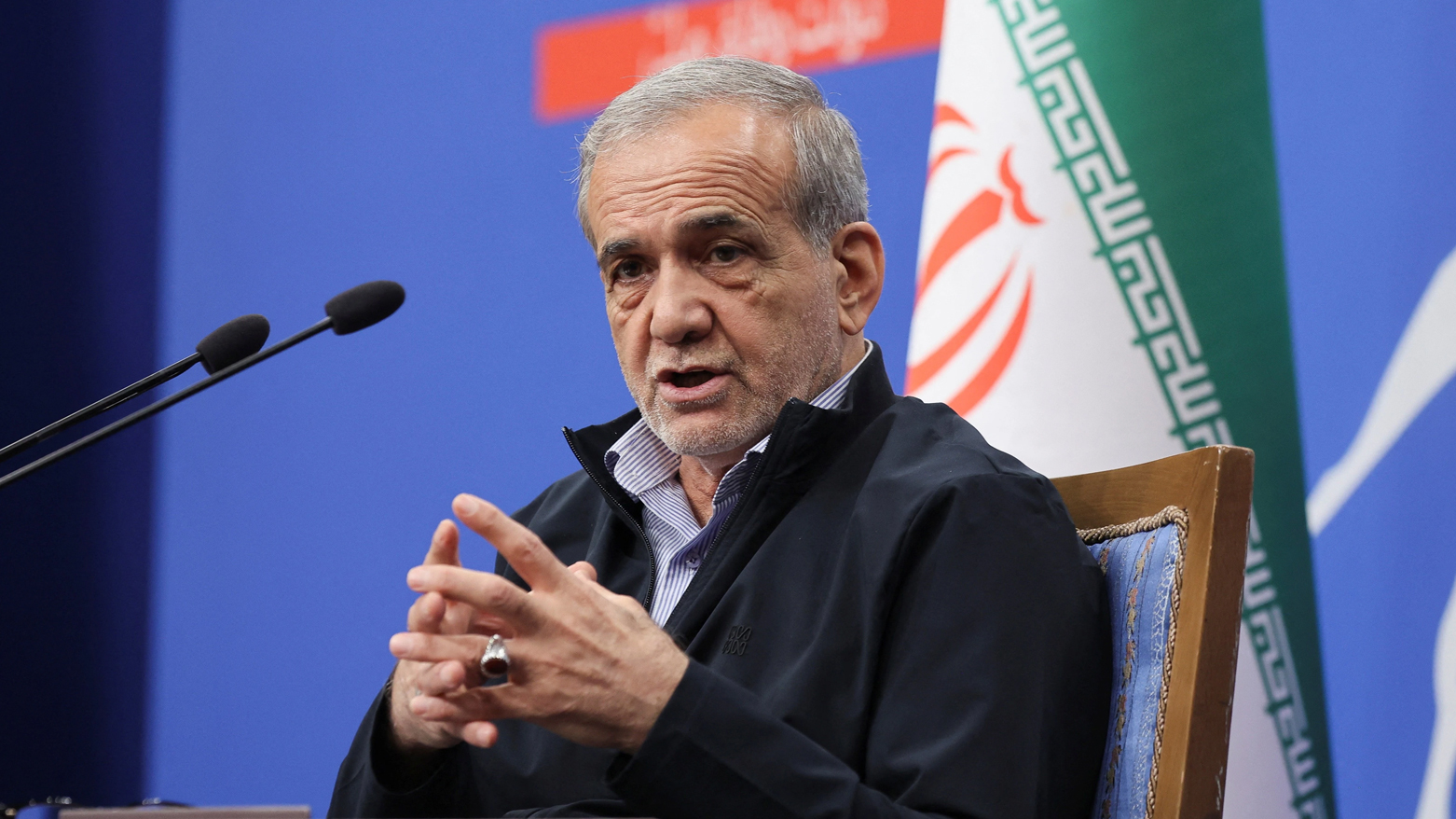 الرئيس الإيراني يأمر بإجراء تحقيق في انفجار بندر عباس
