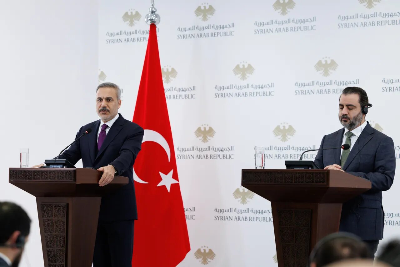 الشيباني وفيدان من دمشق: اندماج “قسد” مفتاح الاستقرار