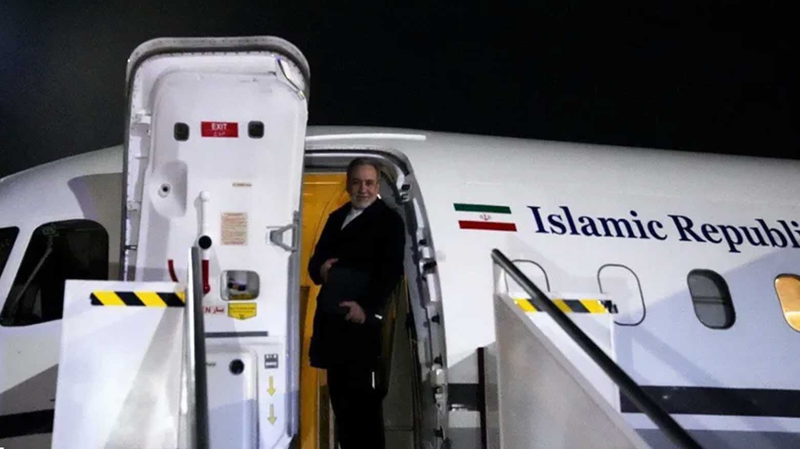 عراقجي غادر إسلام آباد بعد مباحثات مع مسؤولين باكستانيين