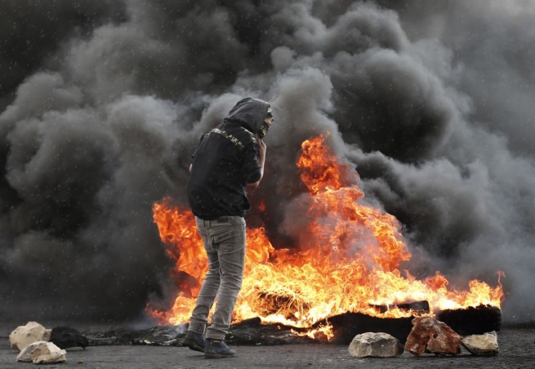 في جمعة الغضب الثالثة.. الفلسطينيون ينتفضون في مختلف محافظات الوطن دعماً للقدس