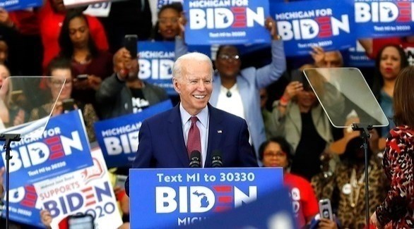 المرشح الديمقراطي بايدن يوسع الفارق مع ترامب