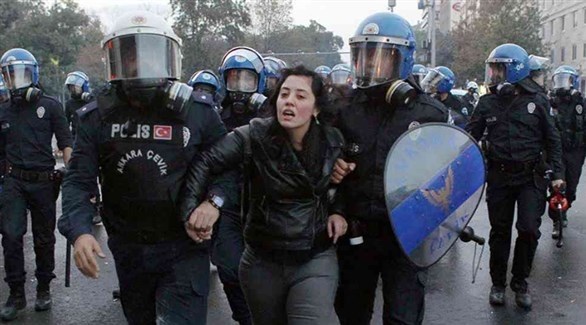 أنقرة تقر بسجن 96 ألف معارض