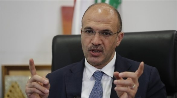 وزير الصحة اللبناني يوقّع اتفاق جلب لقاحات إلى البلاد