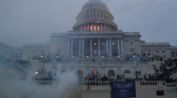 الشرطة الأمريكية: مقتل 4 أشخاص واعتقال 52 في أحداث الكابيتول