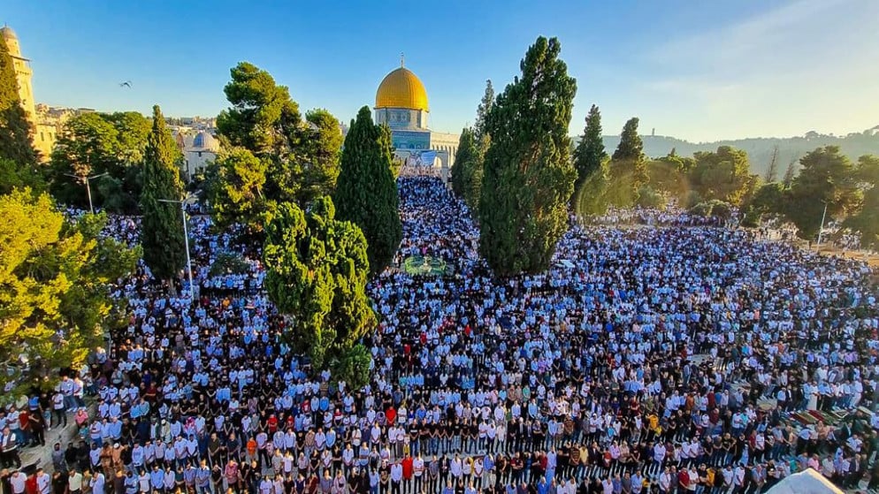50 ألفاً يؤدون صلاة الجمعة في المسجد الأقصى