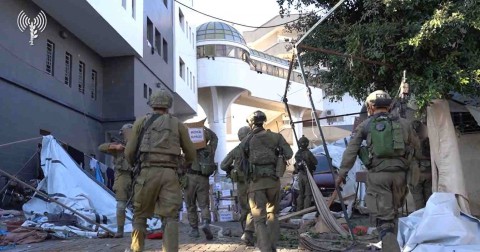 جيش الاحتلال يقتحم مستشفى الشفاء بزعم وجود مسؤولين من حماس