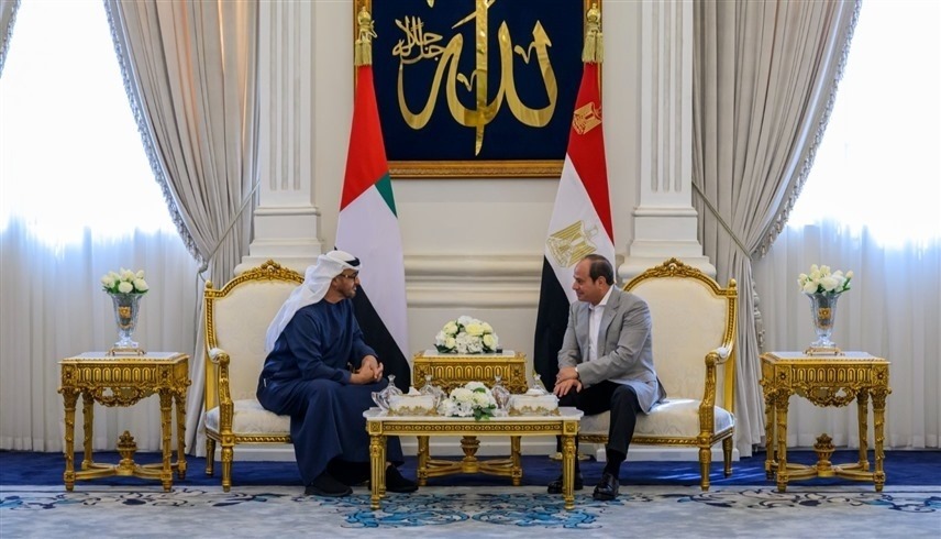 محمد بن زايد والسيسي يبحثان العلاقات الأخوية والتطورات الإقليمية والدولية