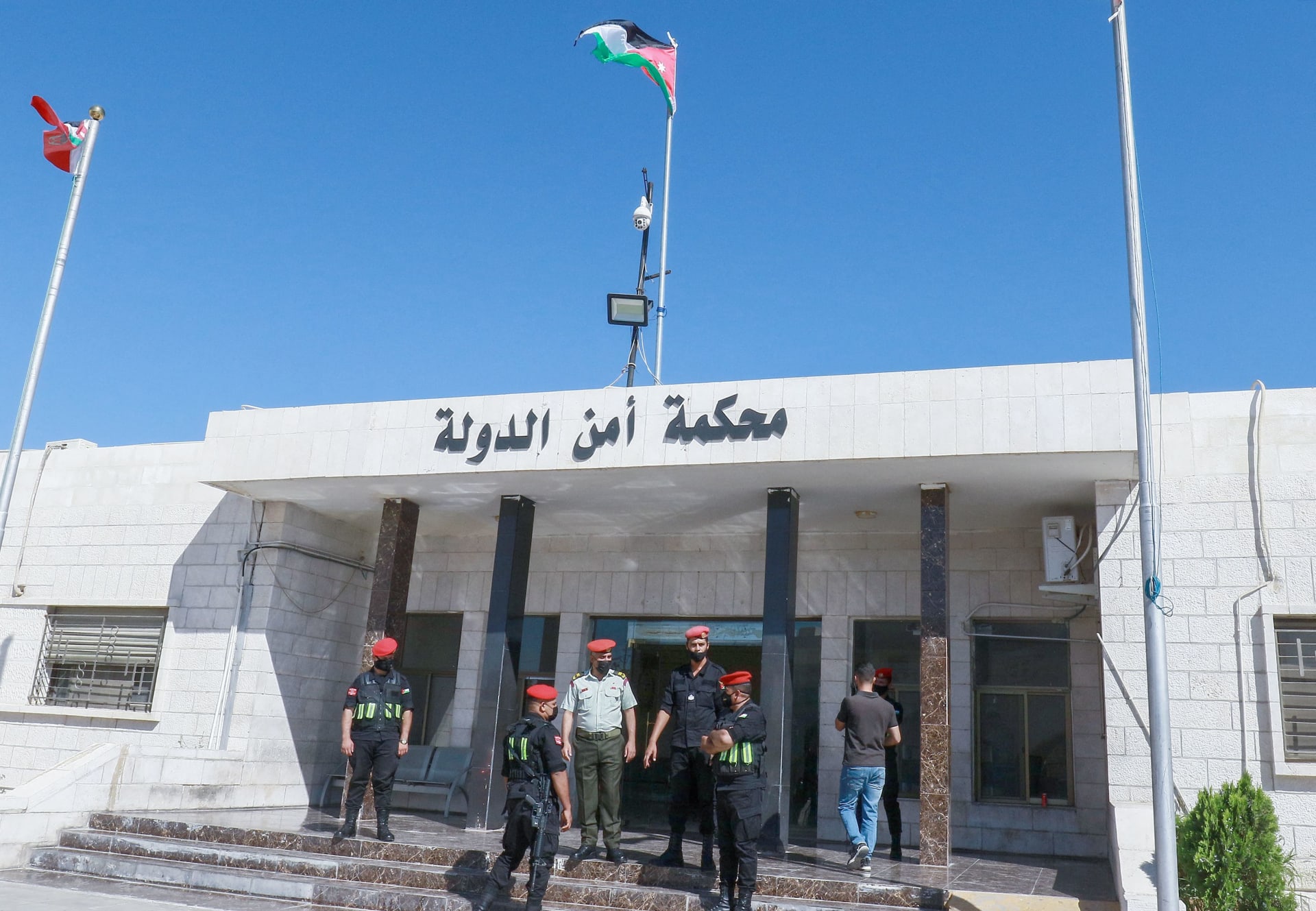 القضاء الأردني يصدر أحكاما بالسجن في قضية “مخطط الفوضى”