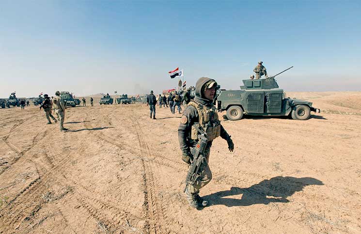 القوات العراقية تقتحم مطار الموصل
