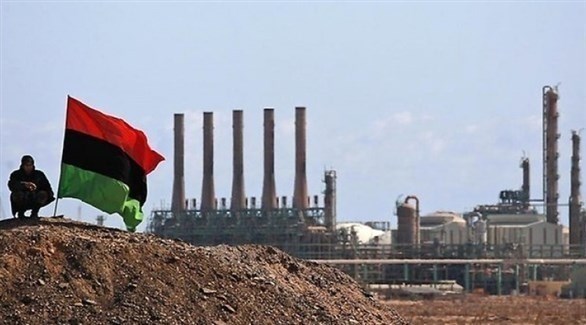 حفتر لا يستبعد إعادة فتح الموانئ النفطية