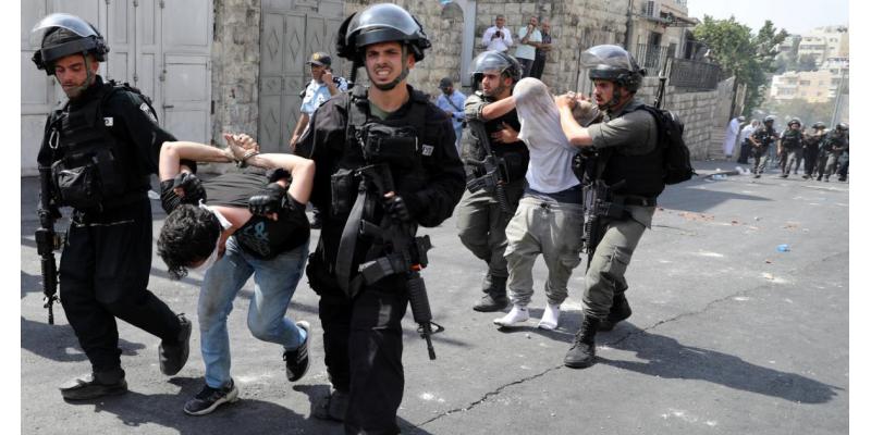 قوات الاحتلال الاسرائيلي تعتقل 11 فلسطينياً خلال اقتحامها عدة مدن في الضفة الغربية