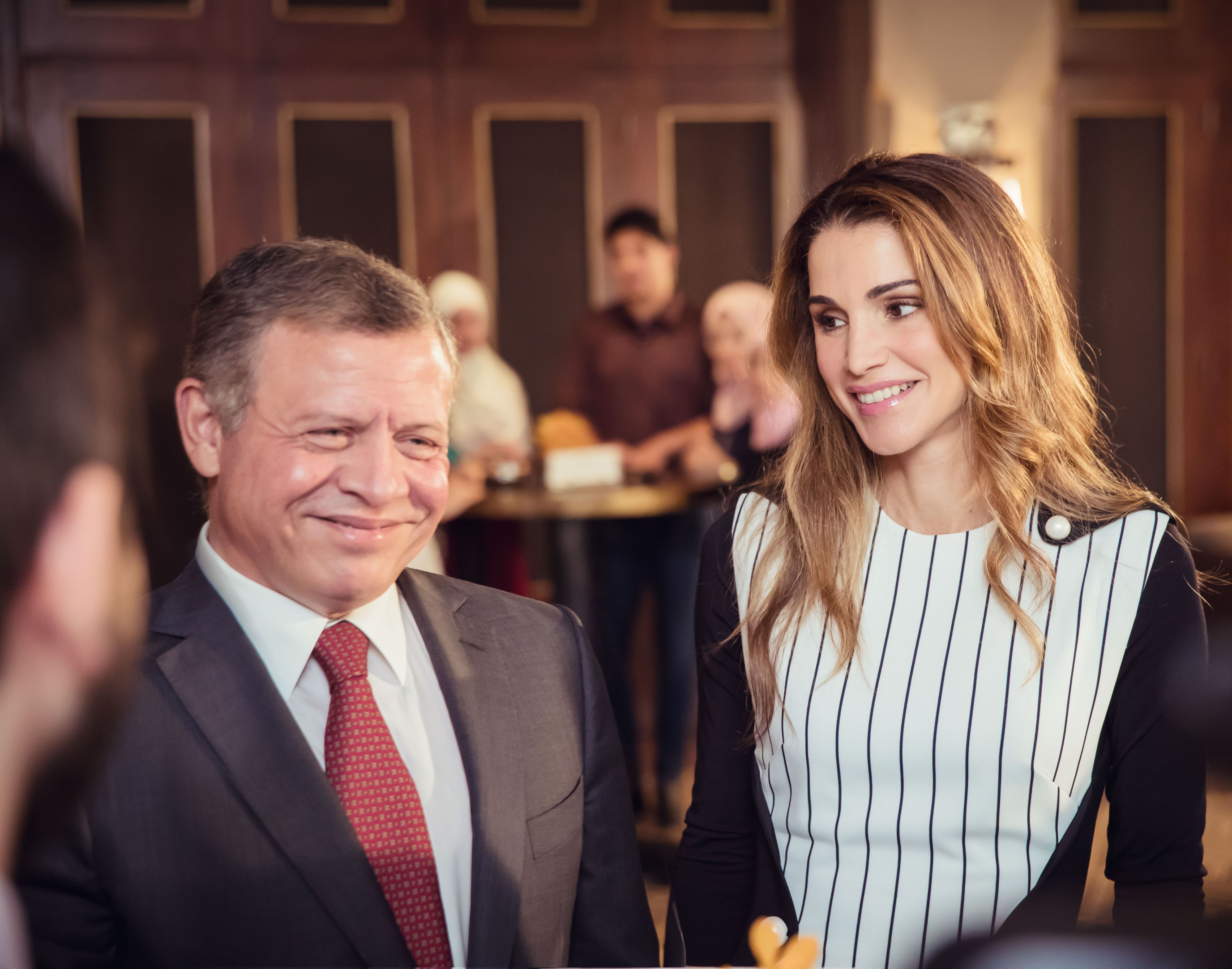 الأردنيون يحتفلون بعيد الجلوس الملكي الحادي والعشرين