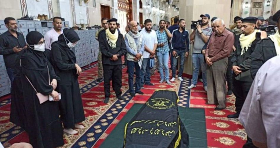 دفن د.رمضان شلح في مقبرة الشهداء بمخيم اليرموك بسوريا