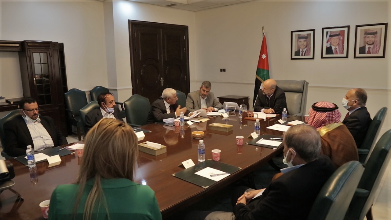 الرزاز: الحكومة مستمرة بدعم القطاع الزراعي