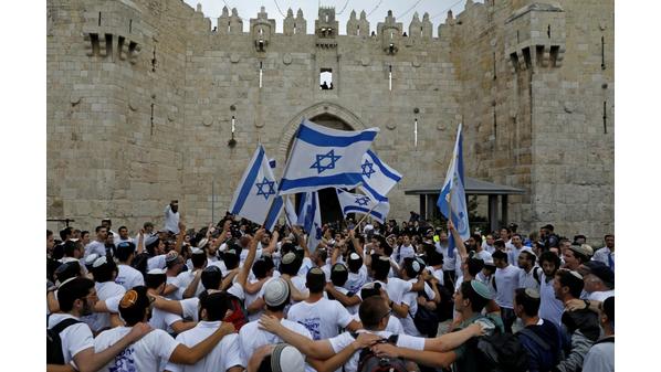 الاحتلال يقرر الإبقاء على مسار “مسيرة الأعلام” بالقدس المحتلة