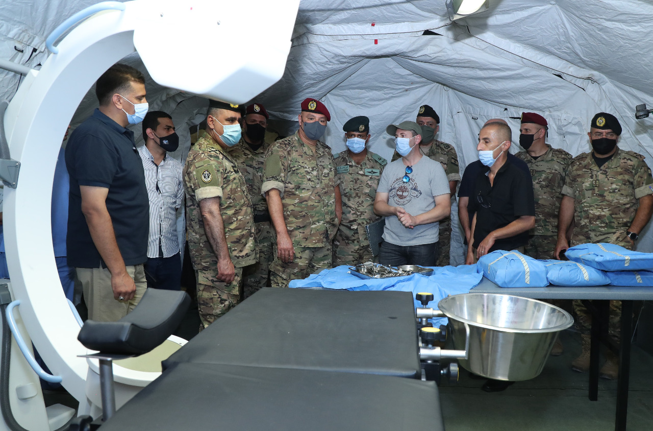 قائد الجيش اللبناني يتفقد المستشفى الميداني الأردني في بيروت