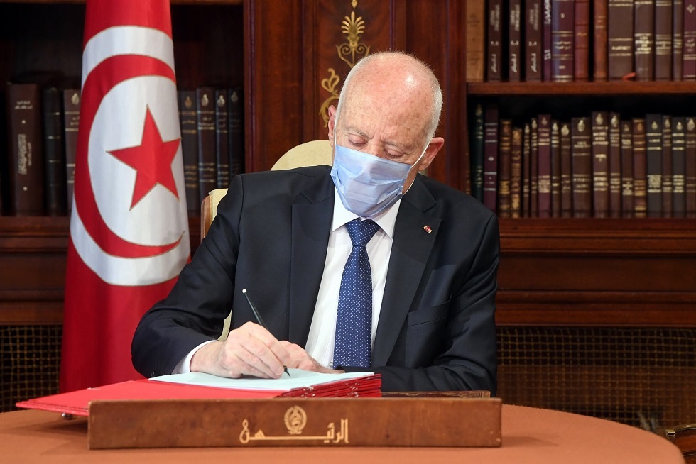 تونس تمدد حالة الطوارئ ستة أشهر