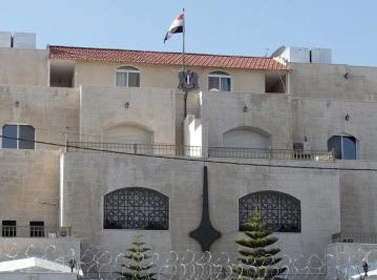 الحكومة تتوعد السفير السوري بإجراءات دبلوماسية