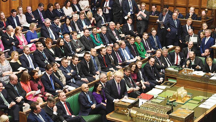 “العموم البريطاني” يتبنّى اتفاق جونسون لـ”بريكست”