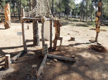 إدانات واسعة لتدمير منحوتة فنية في “الأردنية”