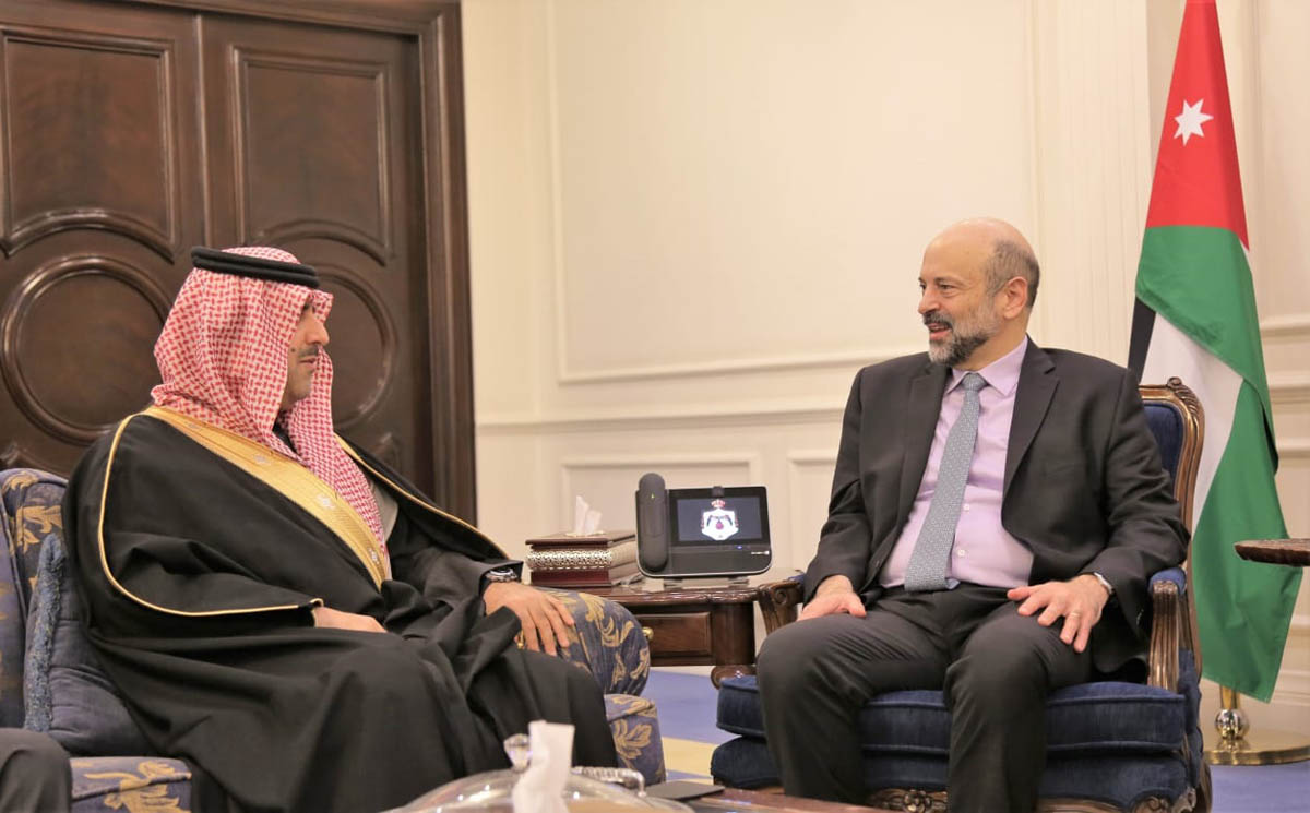 رئيس الوزراء الأردني يستقبل رئيس ديوان المراقبة العامة بالسعودية