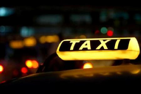 لجنة نيابية تطالب بزي موحد لسائقي ‘التاكسي’