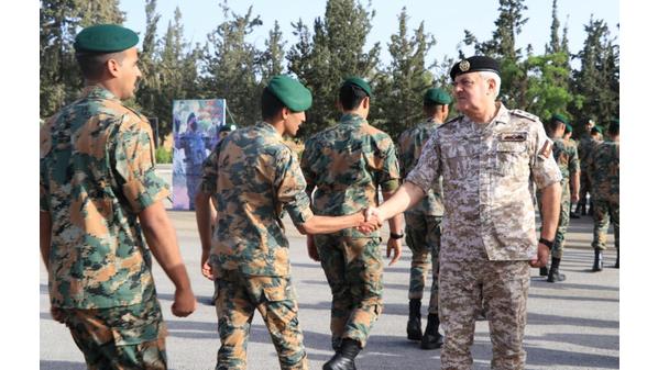 رئيس هيئة الأركان يشارك نشامى القوات المسلحة فرحة العيد