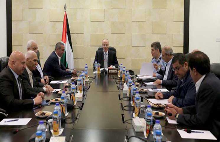 مشاورات حكومية لإرسال وفد أمني يضم ضباط لقطاع غزة