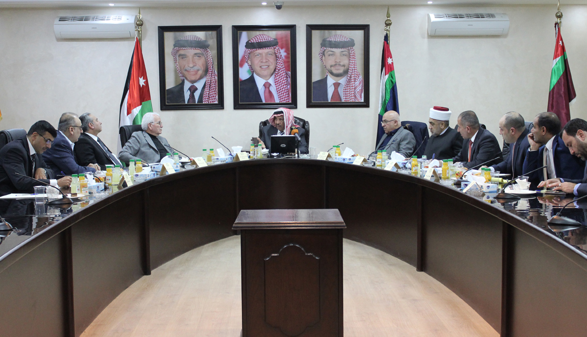 وزير الداخلية يرأس اجتماعا لمناقشة الجلوة العشائرية