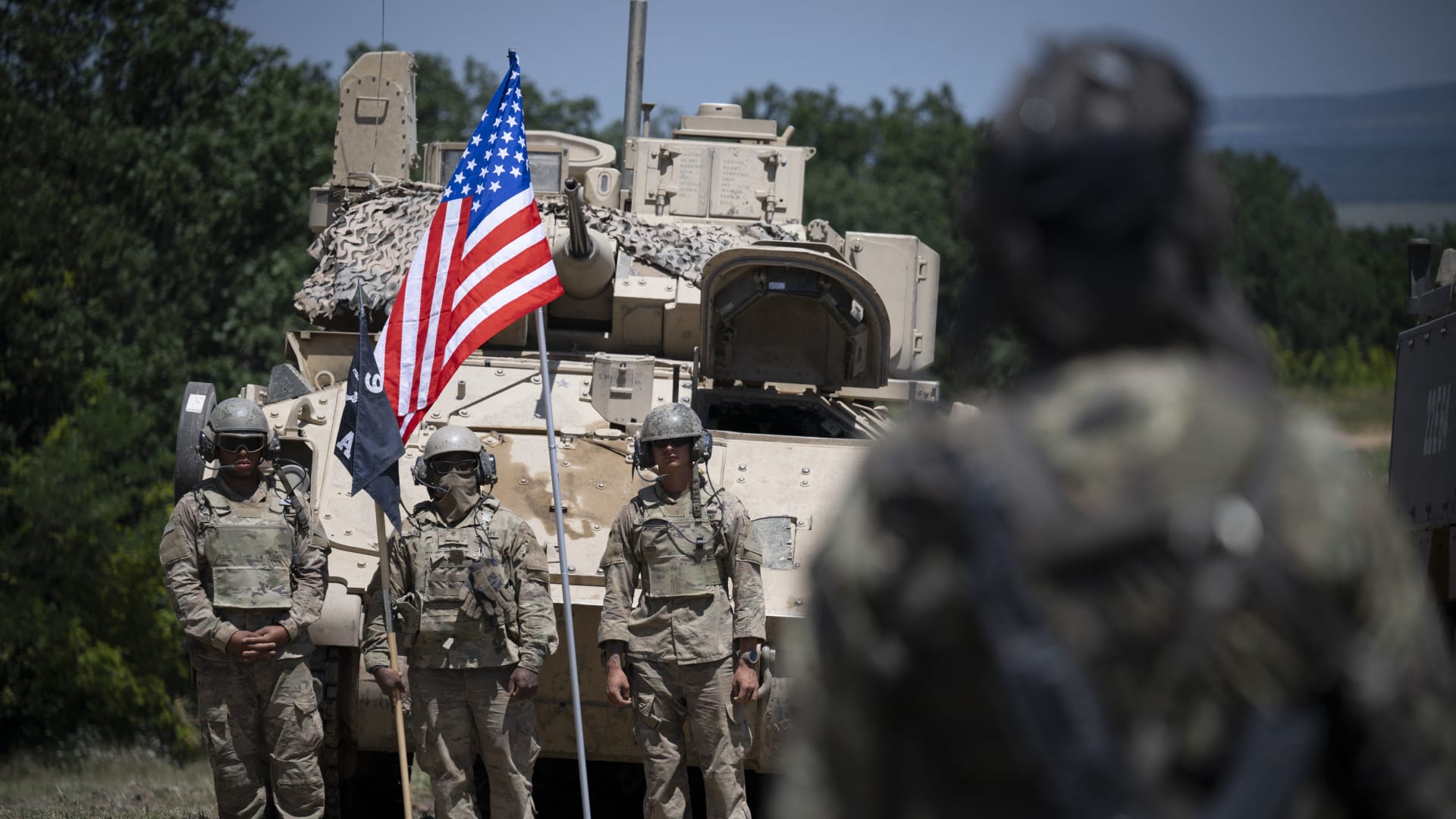 لماذا أرسلت واشنطن 200 عسكري إلى إسرائيل؟